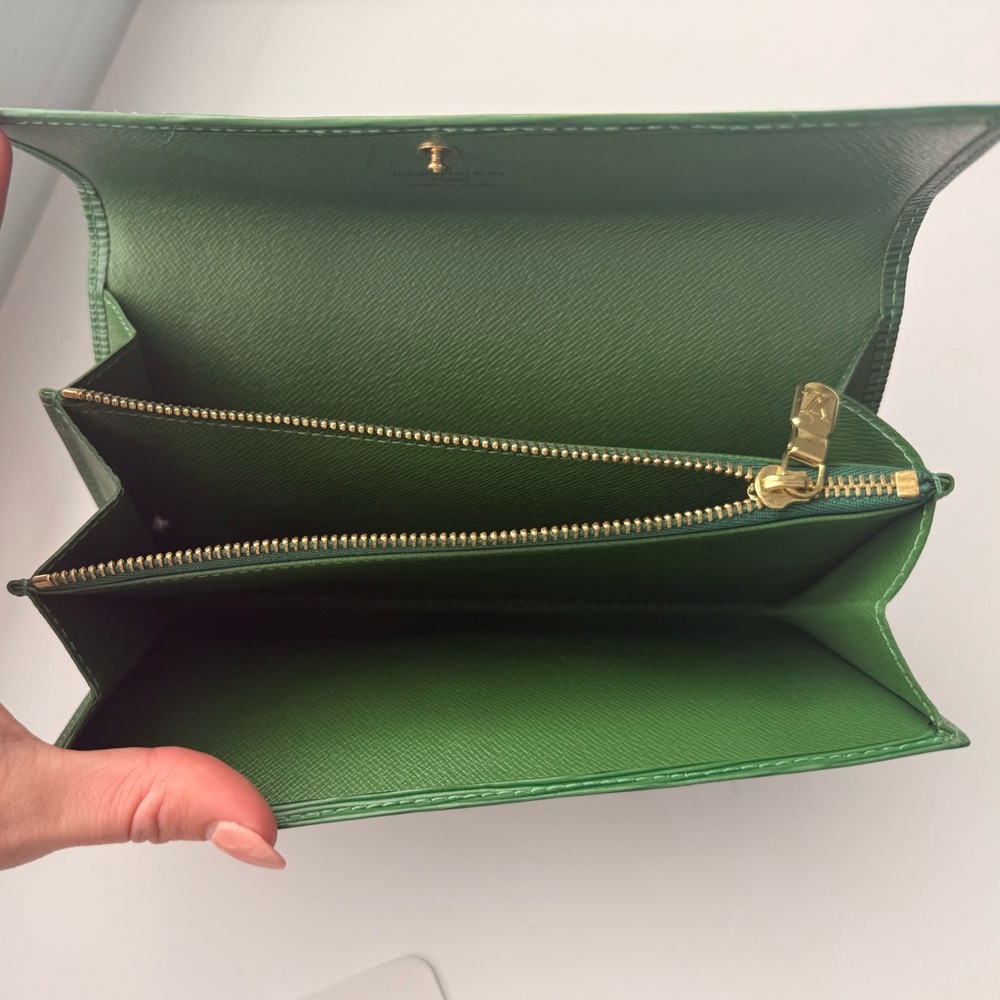 Louis Vuitton Green Epi Long Wallet with chain and COA - Picture 3 of 10
